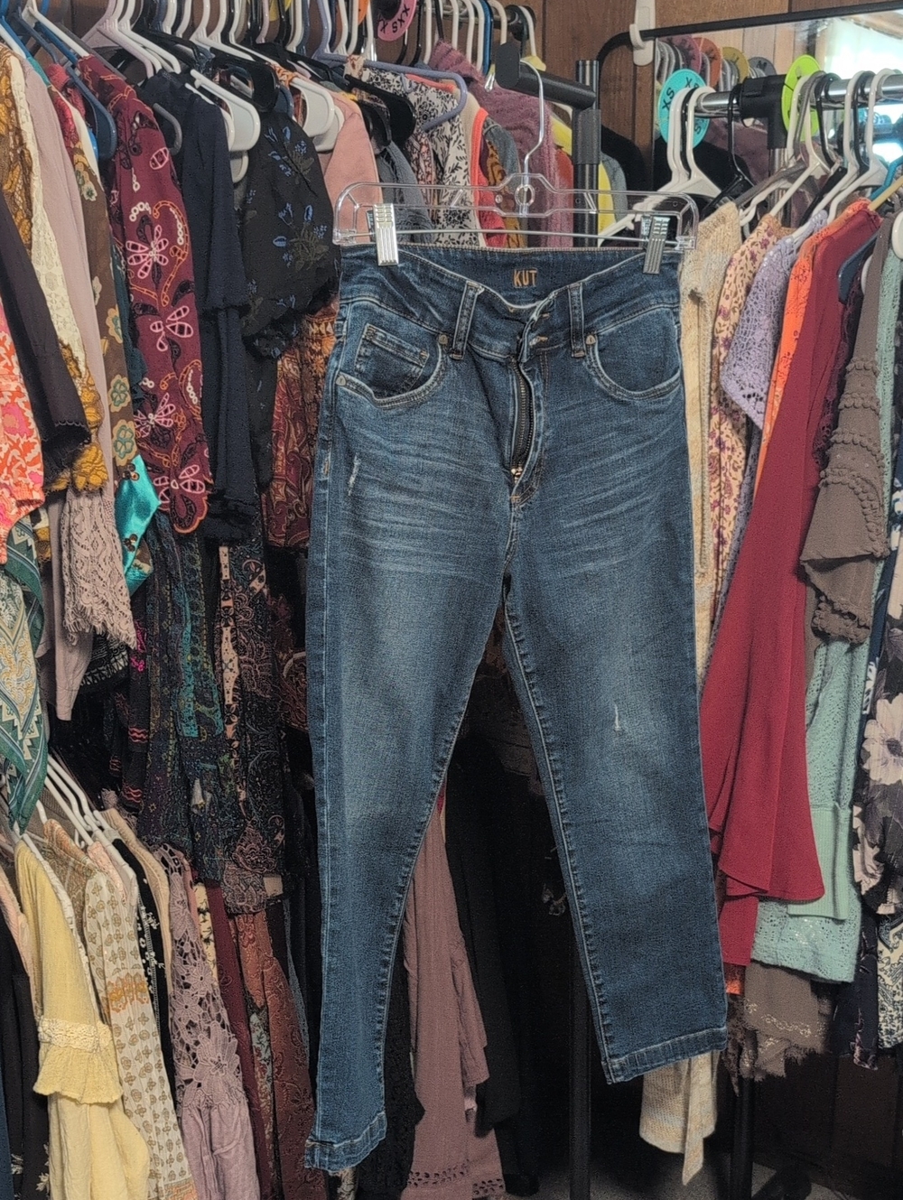 Kut from the Kloth Dark Blue Cropped Jeans  EUC